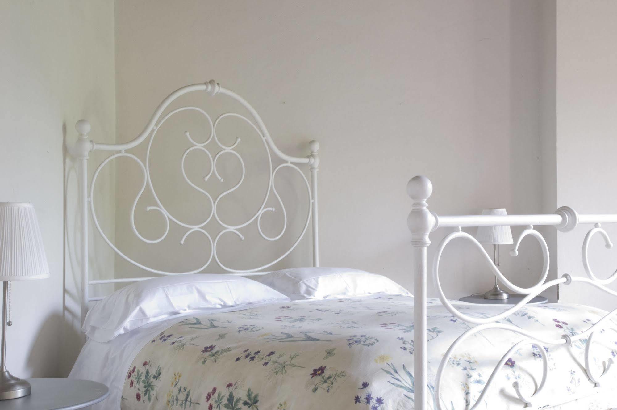 Fattoria Di Bacchereto - Guest House Экстерьер фото
