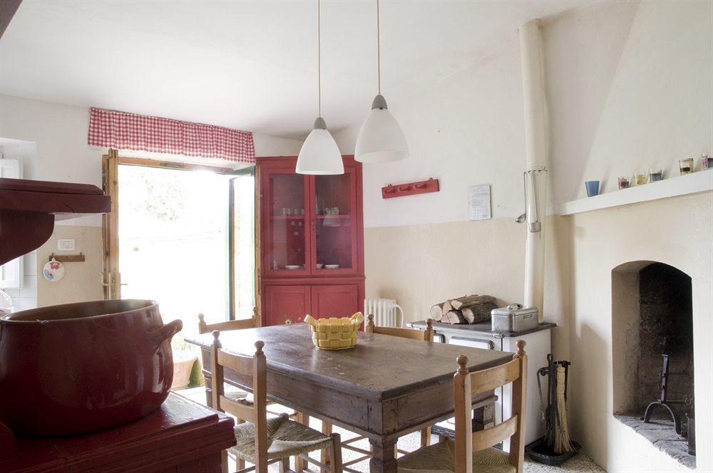 Fattoria Di Bacchereto - Guest House Экстерьер фото